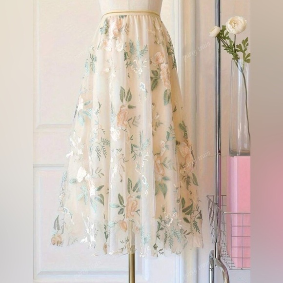 Floral Embroidered Flowers on Mesh Cream Skirt - Picture 2 of 5